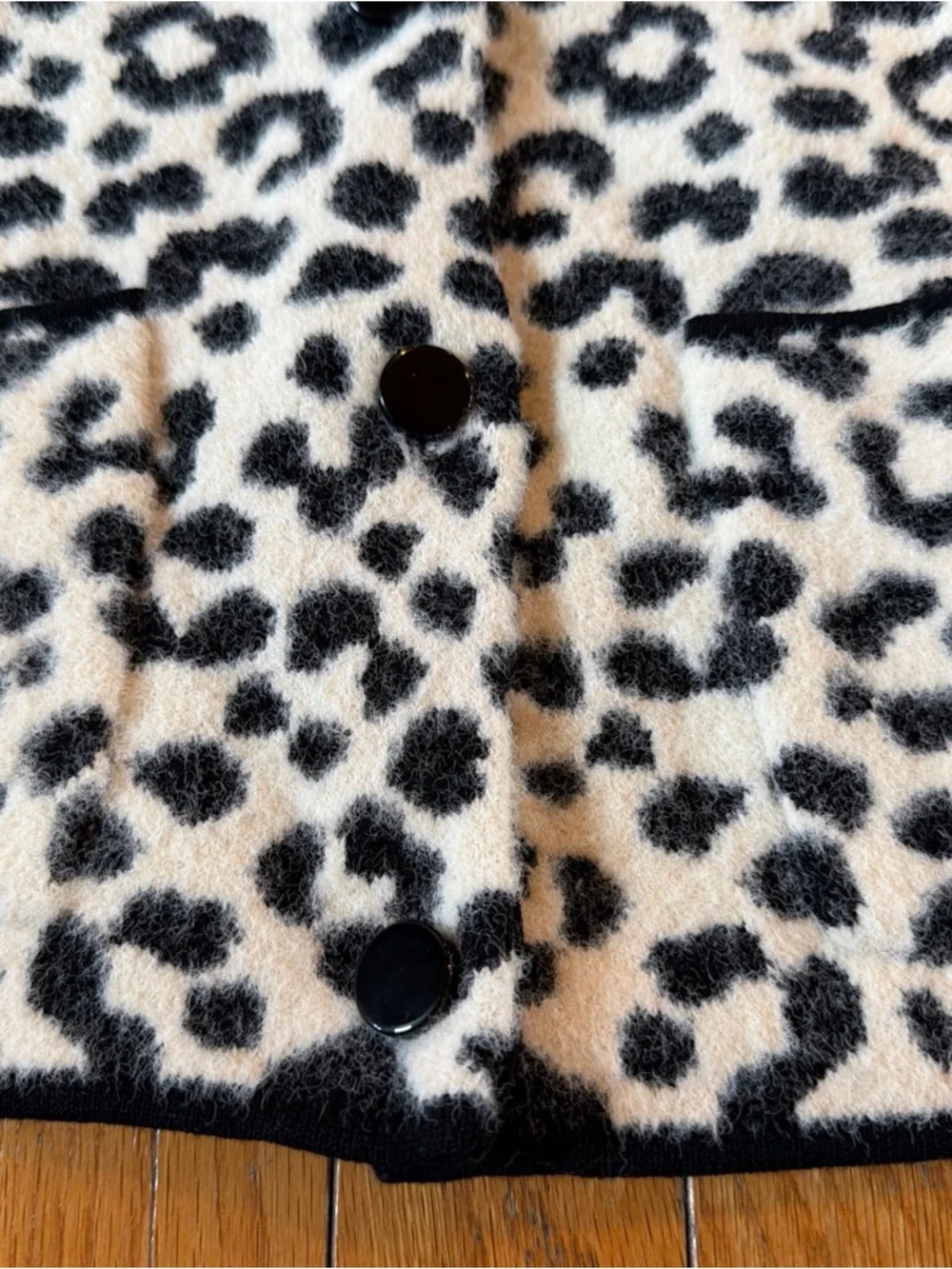 New $129 Ann Taylor Leopard Print Button Cardigan Sweater Sz XS Soft Jacquard - Picture 3 of 8